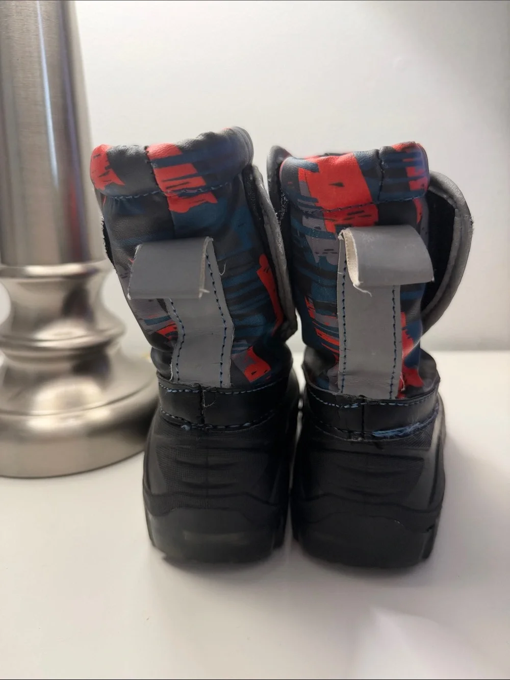 Kids Black and Blue Waterproof Snow Boots with Red Accents SZ 7/8